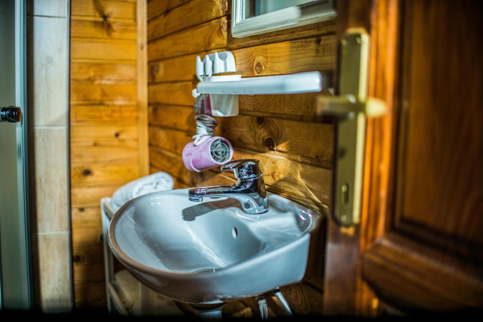 Wooden Village Resort Ponari Dış mekan fotoğraf